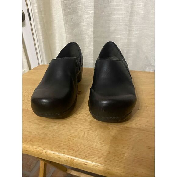 Dansko black leather slip on clogs size 38 - Picture 3 of 9